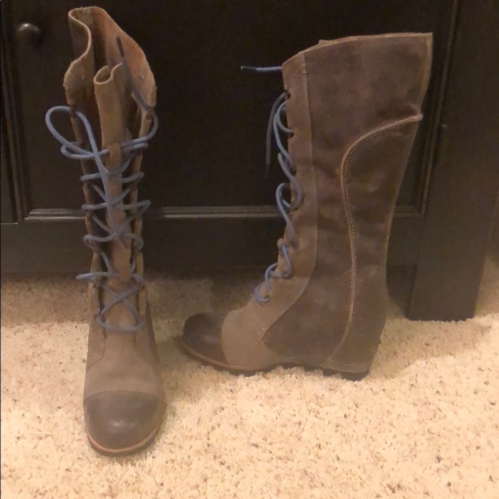 Sorel lace up wedge boots